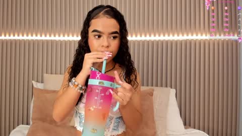Snapshot of coralineross_ chatting on January 2025 11:03:01 AM coralineross_ online show from January 2025 11:03:01 AM