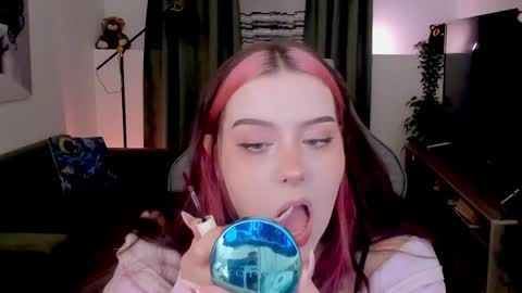 Snapshot of coramiel chatting on April 2026 03:20:01 AM little girl who is always right or just Cora online show from April 2026 03:20:01 AM