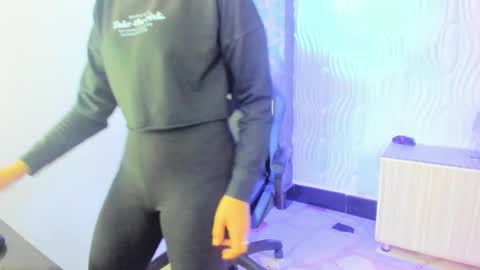 corey_taylor7 online show from February 2026 12:12:01 PM