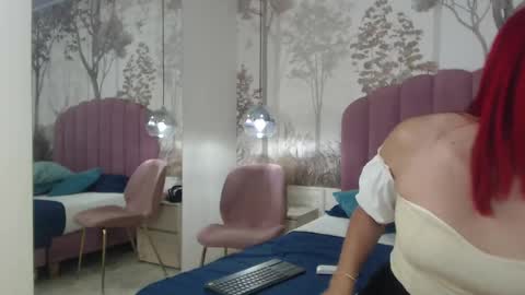 corineray online show from September 2025 08:42:01 PM