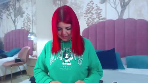 corineray online show from November 2025 07:27:01 PM