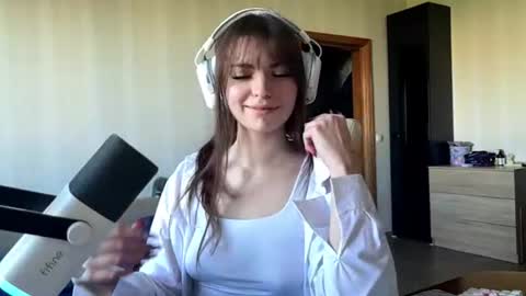 Snapshot of corrienavanjo chatting on July 2026 01:18:02 PM corrienavanjo online show from July 2026 01:18:02 PM