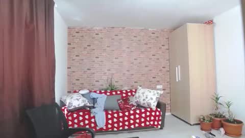 Elisa online show from October 2025 08:36:02 AM