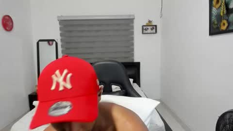 Ethan  online show from November 2025 10:12:01 PM