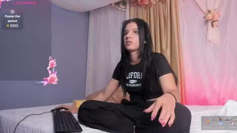 Lunita online show from June 2026 12:08:01 PM