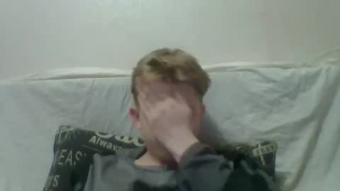 Snapshot of cosm2312 chatting on April 2026 04:41:01 PM Andrew online show from April 2026 04:41:01 PM