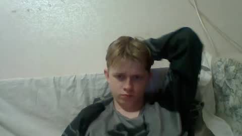 Snapshot of cosm2312 chatting on April 2026 08:25:02 PM Andrew online show from April 2026 08:25:02 PM