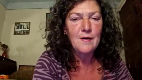 Snapshot of cougarcofee chatting on October 2025 07:46:02 PM cougarcofee online show from October 2025 07:46:02 PM