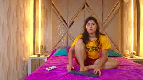 Ricardo  Isabella online show from November 2025 01:25:02 AM