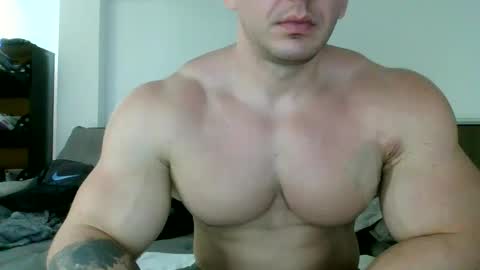 couplemuscle40 online show from September 2025 02:29:02 PM