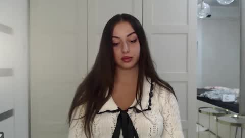 Courtney online show from October 2025 04:07:02 PM