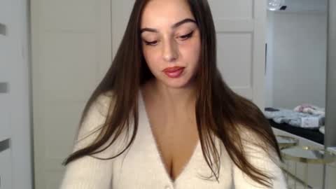 Courtney online show from October 2025 03:02:02 PM