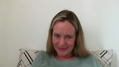Snapshot of crazyanny chatting on December 2024 06:05:01 PM Anny online show from December 2024 06:05:01 PM