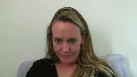 Snapshot of crazyanny chatting on January 2025 05:55:01 PM Anny online show from January 2025 05:55:01 PM