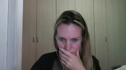 Snapshot of crazyanny chatting on January 2025 08:57:02 PM Anny online show from January 2025 08:57:02 PM