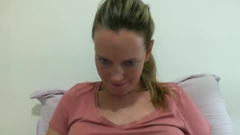 Snapshot of crazyanny chatting on February 2025 09:49:01 PM Anny online show from February 2025 09:49:01 PM