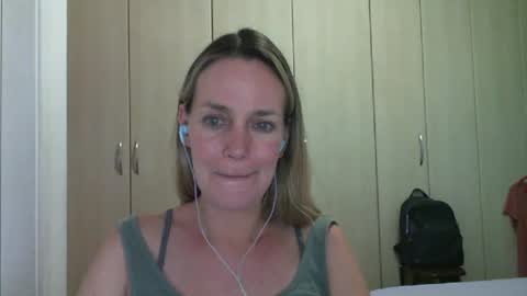 Snapshot of crazyanny chatting on February 2025 09:13:02 PM Anny online show from February 2025 09:13:02 PM