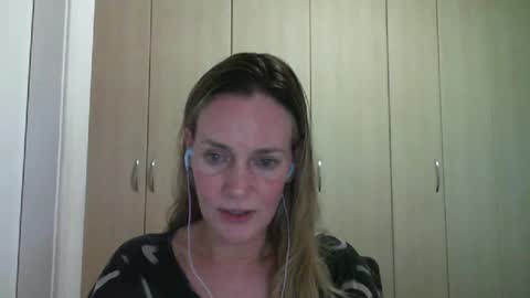 Snapshot of crazyanny chatting on February 2025 10:42:01 PM Anny online show from February 2025 10:42:01 PM