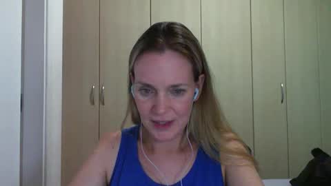 Snapshot of crazyanny chatting on February 2025 10:06:02 PM Anny online show from February 2025 10:06:02 PM