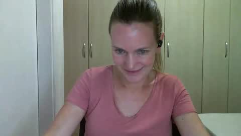 Snapshot of crazyanny chatting on March 2025 09:15:02 PM Anny online show from March 2025 09:15:02 PM