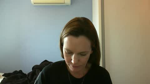 Snapshot of crazyanny chatting on September 2025 03:55:01 PM Anny online show from September 2025 03:55:01 PM