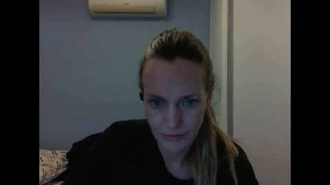 Snapshot of crazyanny chatting on September 2025 10:57:02 PM Anny online show from September 2025 10:57:02 PM