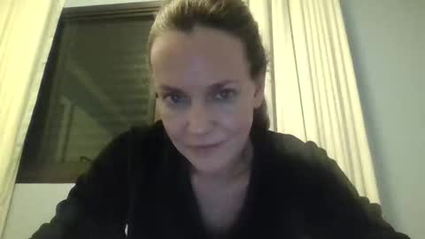 Snapshot of crazyanny chatting on October 2025 12:38:01 AM Anny online show from October 2025 12:38:01 AM