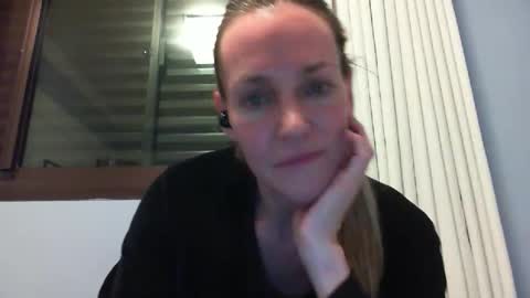 Snapshot of crazyanny chatting on October 2025 12:52:01 AM Anny online show from October 2025 12:52:01 AM