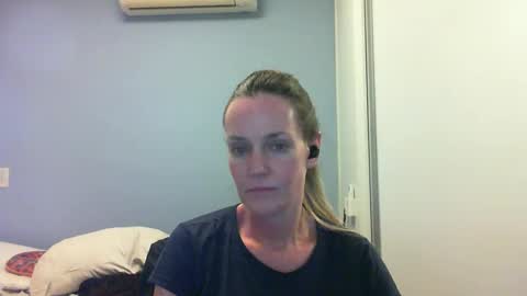 Snapshot of crazyanny chatting on October 2025 11:02:02 PM Anny online show from October 2025 11:02:02 PM