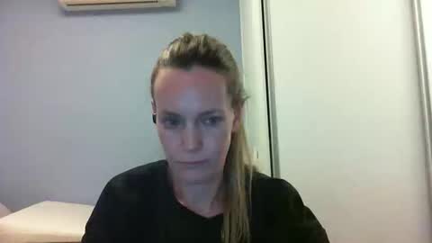 Snapshot of crazyanny chatting on October 2025 10:51:02 PM Anny online show from October 2025 10:51:02 PM
