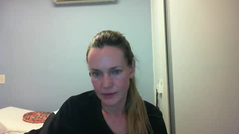 Snapshot of crazyanny chatting on October 2025 12:21:02 AM Anny online show from October 2025 12:21:02 AM