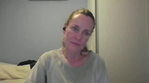 Anny online show from November 2025 12:10:02 AM