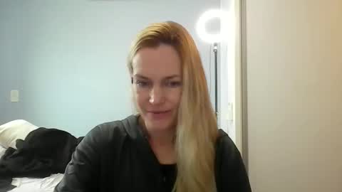 Snapshot of crazyanny chatting on May 2026 10:55:02 AM Anny online show from May 2026 10:55:02 AM