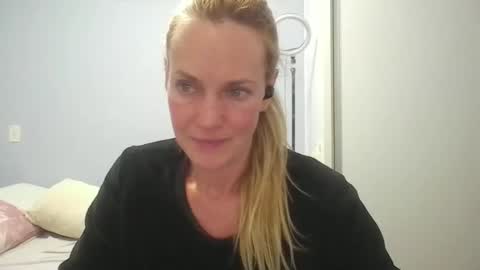 Snapshot of crazyanny chatting on May 2026 12:18:02 AM Anny online show from May 2026 12:18:02 AM