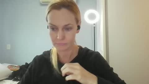 Snapshot of crazyanny chatting on May 2026 10:54:01 AM Anny online show from May 2026 10:54:01 AM