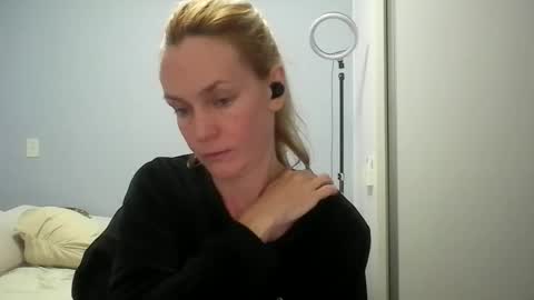 Snapshot of crazyanny chatting on May 2026 12:16:02 AM Anny online show from May 2026 12:16:02 AM
