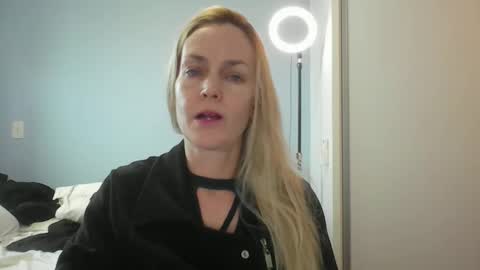 Snapshot of crazyanny chatting on May 2026 10:45:02 AM Anny online show from May 2026 10:45:02 AM