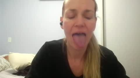 Snapshot of crazyanny chatting on June 2026 12:30:01 AM Anny online show from June 2026 12:30:01 AM