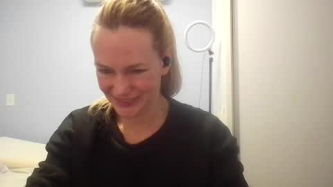 Snapshot of crazyanny chatting on July 2026 12:24:01 AM Anny online show from July 2026 12:24:01 AM