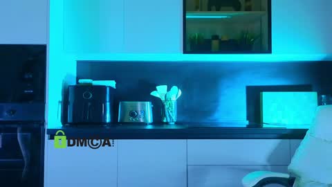 Snapshot of crazzy_cherry chatting on May 2026 12:33:01 PM crazzy cherry online show from May 2026 12:33:01 PM