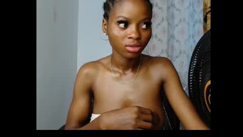 Snapshot of creamy_girl2 chatting on January 2026 07:35:01 AM Creamy girl2 online show from January 2026 07:35:01 AM