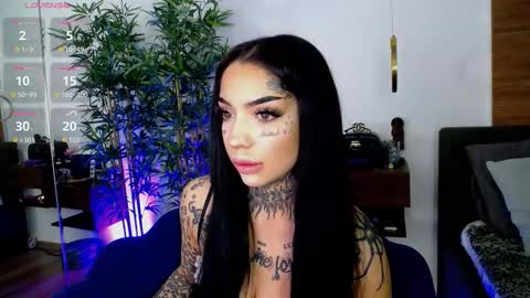 Sophie online show from November 2025 07:10:01 AM