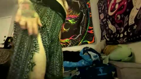 creamykellz online show from October 2025 01:54:01 PM