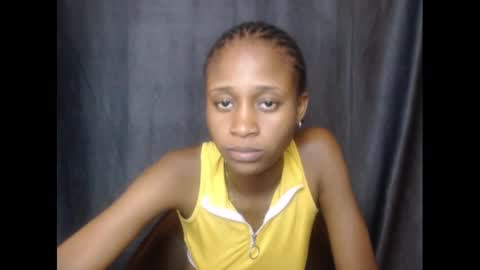 Snapshot of creamyxmuffin chatting on February 2025 09:59:01 PM creamyxmuffin online show from February 2025 09:59:01 PM