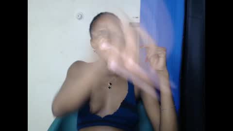 Snapshot of creamyxmuffin chatting on February 2025 11:15:01 PM creamyxmuffin online show from February 2025 11:15:01 PM