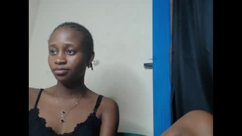 Snapshot of creamyxmuffin chatting on March 2025 09:59:01 PM creamyxmuffin online show from March 2025 09:59:01 PM