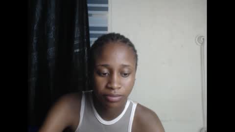 Snapshot of creamyxmuffin chatting on March 2025 01:10:02 AM creamyxmuffin online show from March 2025 01:10:02 AM