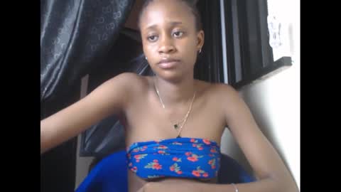 Snapshot of creamyxmuffin chatting on March 2025 10:54:01 PM creamyxmuffin online show from March 2025 10:54:01 PM