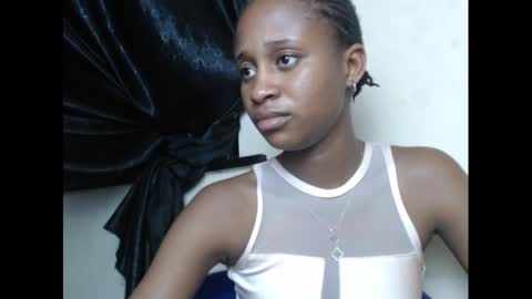 Snapshot of creamyxmuffin chatting on March 2025 04:28:01 AM creamyxmuffin online show from March 2025 04:28:01 AM