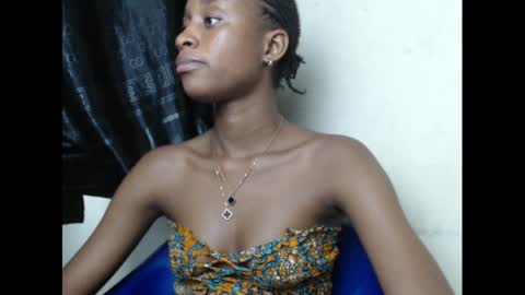 Snapshot of creamyxmuffin chatting on March 2025 01:48:02 AM creamyxmuffin online show from March 2025 01:48:02 AM